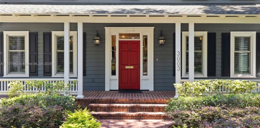 Дом в Тампа, Флорида 5 спален № 1922698