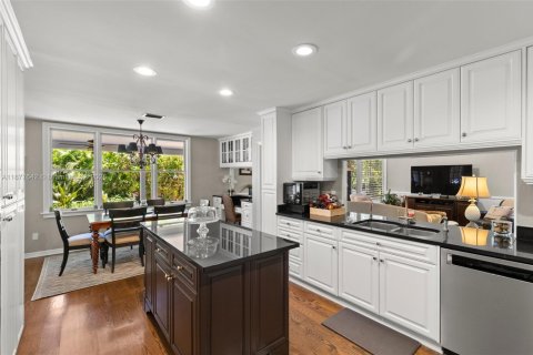 Снять в аренду виллу или дом в Тампа, Флорида 5 спален, № 1922698 - фото 6