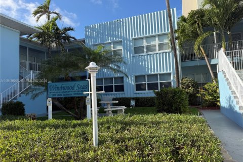 Condominio en venta en Hollywood, Florida, 1 dormitorio, 36.98 m2 № 2018241 - foto 22