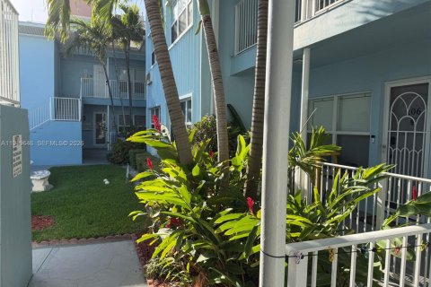 Condominio en venta en Hollywood, Florida, 1 dormitorio, 36.98 m2 № 2018241 - foto 19