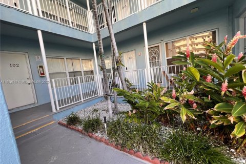 Copropriété à vendre à Hollywood, Floride: 1 chambre, 36.98 m2 № 2018241 - photo 7