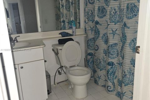 Copropriété à louer à Sunny Isles Beach, Floride: 2 chambres, 86.77 m2 № 2060826 - photo 8