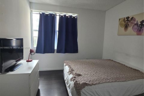 Copropriété à louer à Sunny Isles Beach, Floride: 2 chambres, 86.77 m2 № 2060826 - photo 6