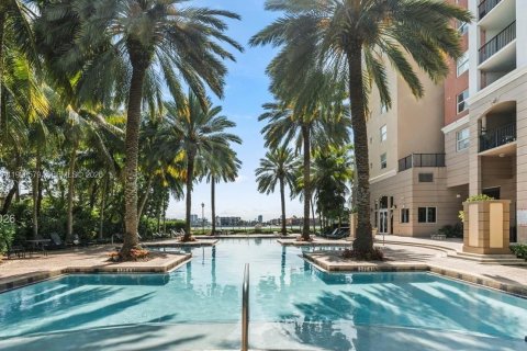 Copropriété à louer à Sunny Isles Beach, Floride: 2 chambres, 86.77 m2 № 2060826 - photo 9