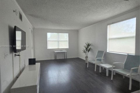 Copropriété à louer à Sunny Isles Beach, Floride: 2 chambres, 86.77 m2 № 2060826 - photo 2