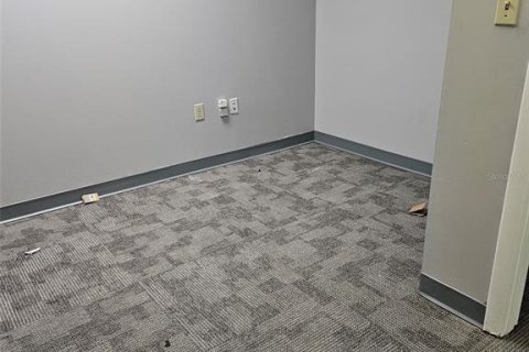 Immobilier commercial à louer à Kissimmee, Floride: 429.58 m2 № 1916434 - photo 9