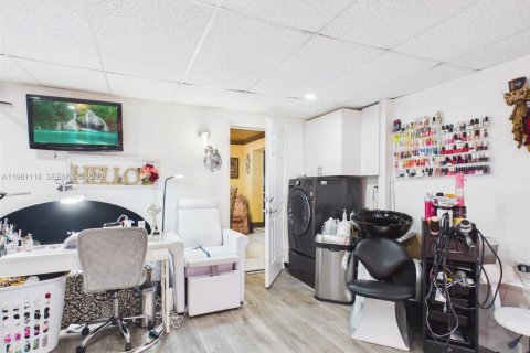 Купить виллу или дом в Катлер-Бей, Флорида 4 спальни, 133.13м2, № 2043563 - фото 17