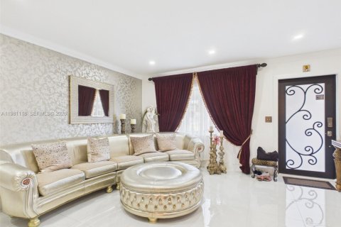 Купить виллу или дом в Катлер-Бей, Флорида 4 спальни, 133.13м2, № 2043563 - фото 5