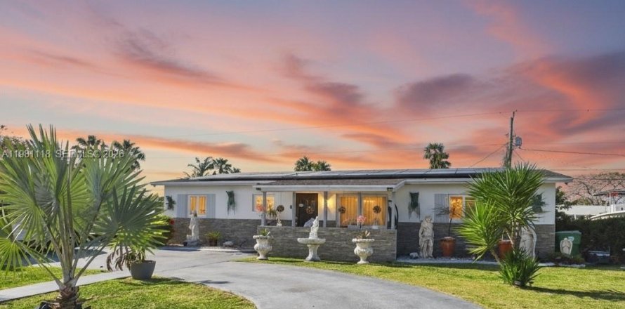 Дом в Катлер-Бей, Флорида 4 спальни, 133.13м2 № 2043563