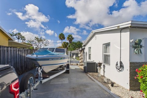 Купить виллу или дом в Катлер-Бей, Флорида 4 спальни, 133.13м2, № 2043563 - фото 2