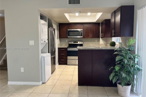 Townhouse in Cooper City, Florida 3 bedrooms, 120.96 sq.m. № 2029571 - photo 7