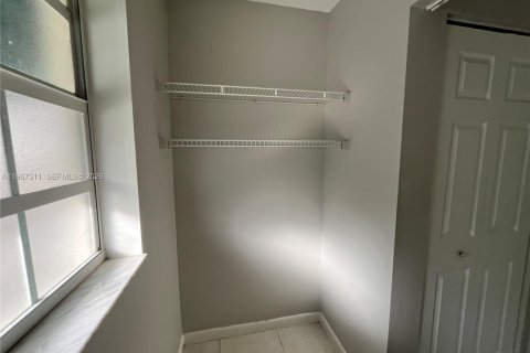 Townhouse in Cooper City, Florida 3 bedrooms, 120.96 sq.m. № 2029571 - photo 21