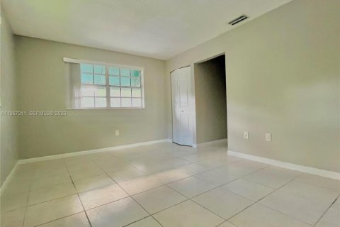 Townhouse in Cooper City, Florida 3 bedrooms, 120.96 sq.m. № 2029571 - photo 18
