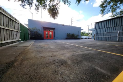 Propiedad comercial en alquiler en Miami, Florida № 1136426 - foto 1