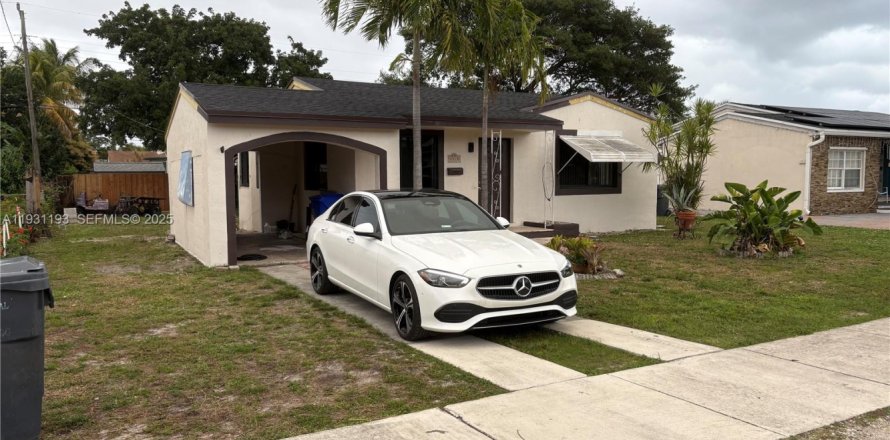 Casa en Hollywood, Florida 2 dormitorios, 94.02 m2 № 1990748