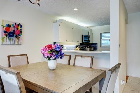 Condo in Stuart, Florida, 2 bedrooms  № 2082166 - photo 16
