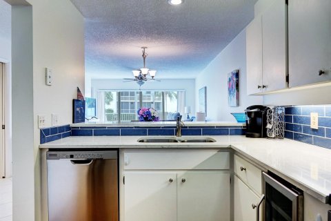 Condo in Stuart, Florida, 2 bedrooms  № 2082166 - photo 19