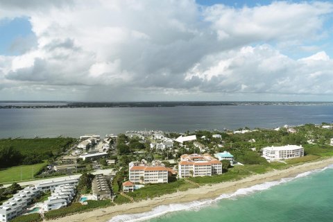 Condo in Stuart, Florida, 2 bedrooms  № 2082166 - photo 10