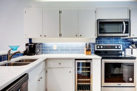 Condo in Stuart, Florida, 2 bedrooms  № 2082166 - photo 18