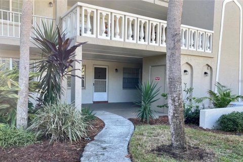 Condo in Dunedin, Florida, 2 bedrooms  № 2205692 - photo 4