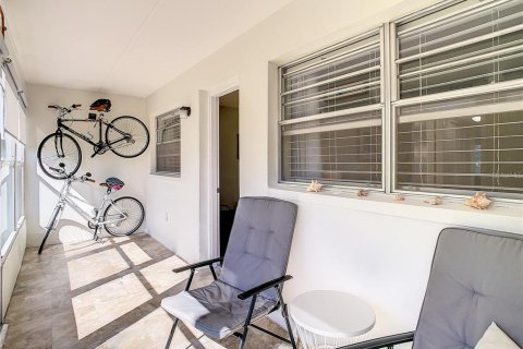 Condo in Dunedin, Florida, 2 bedrooms  № 2205692 - photo 7