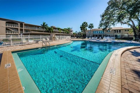 Condo in Dunedin, Florida, 2 bedrooms  № 2205692 - photo 25