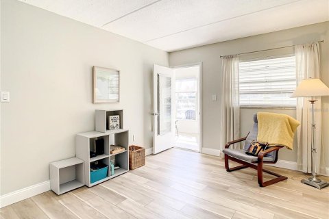 Condo in Dunedin, Florida, 2 bedrooms  № 2205692 - photo 18