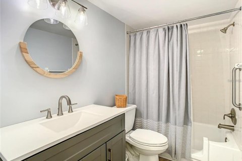 Condo in Dunedin, Florida, 2 bedrooms  № 2205692 - photo 16