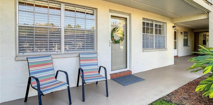 Condo in Dunedin, Florida, 2 bedrooms  № 2205692