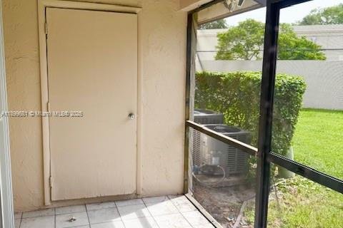 Townhouse in Plantation, Florida 3 bedrooms, 122.45 sq.m. № 1952553 - photo 25