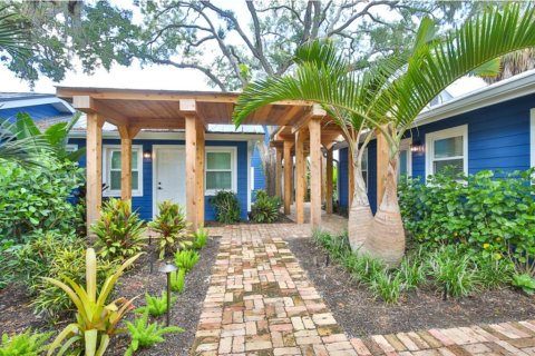 Villa ou maison à louer à Sarasota, Floride: 1 chambre, 74.88 m2 № 2384056 - photo 2