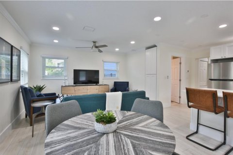 Villa ou maison à louer à Sarasota, Floride: 1 chambre, 74.88 m2 № 2384056 - photo 6