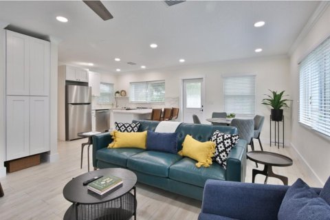 Villa ou maison à louer à Sarasota, Floride: 1 chambre, 74.88 m2 № 2384056 - photo 4