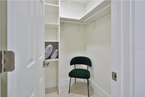 Villa ou maison à louer à Sarasota, Floride: 1 chambre, 74.88 m2 № 2384056 - photo 16