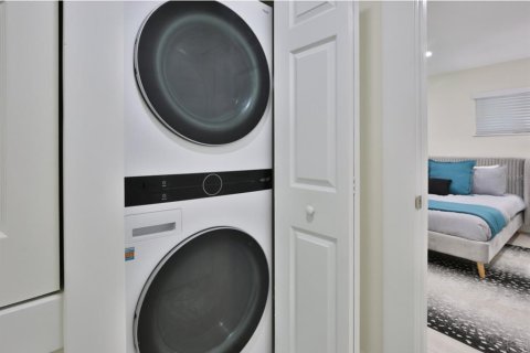 Villa ou maison à louer à Sarasota, Floride: 1 chambre, 74.88 m2 № 2384056 - photo 12
