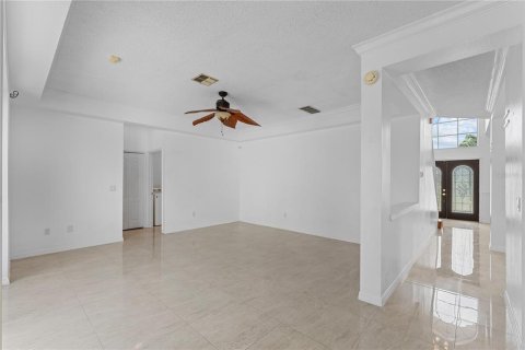 House in Orlando, Florida 4 bedrooms, 226.59 sq.m. № 2225370 - photo 9