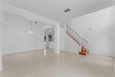 House in Orlando, Florida 4 bedrooms, 226.59 sq.m. № 2225370 - photo 7