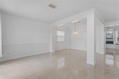 House in Orlando, Florida 4 bedrooms, 226.59 sq.m. № 2225370 - photo 5