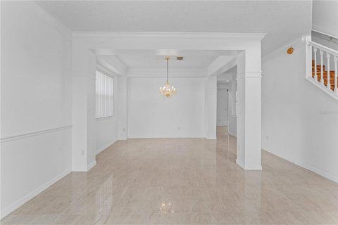 House in Orlando, Florida 4 bedrooms, 226.59 sq.m. № 2225370 - photo 6