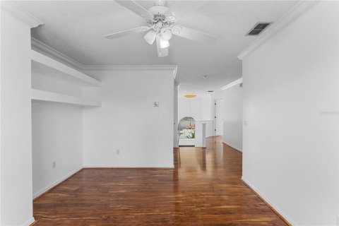House in Orlando, Florida 4 bedrooms, 226.59 sq.m. № 2225370 - photo 16