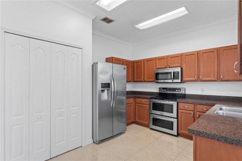 House in Orlando, Florida 4 bedrooms, 226.59 sq.m. № 2225370 - photo 15