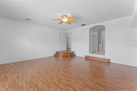 House in Orlando, Florida 4 bedrooms, 226.59 sq.m. № 2225370 - photo 20