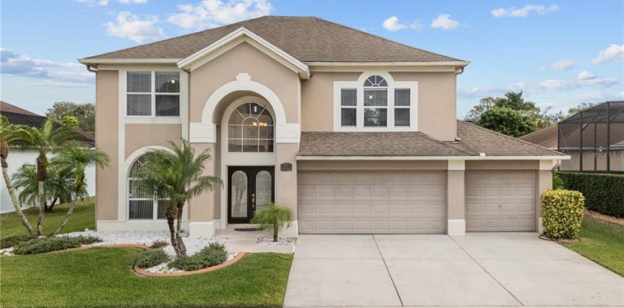 House in Orlando, Florida 4 bedrooms, 226.59 sq.m. № 2225370