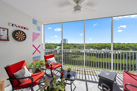 Condo in Tequesta, Florida, 2 bedrooms № 2249258 - photo 19