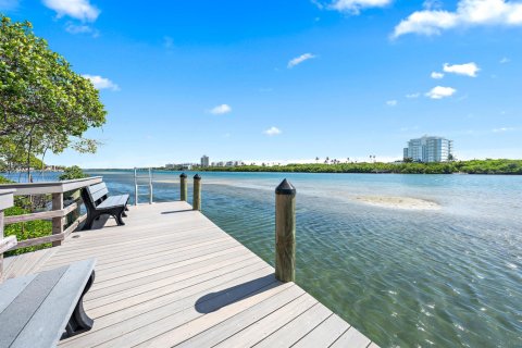 Condo in Tequesta, Florida, 2 bedrooms № 2249258 - photo 21