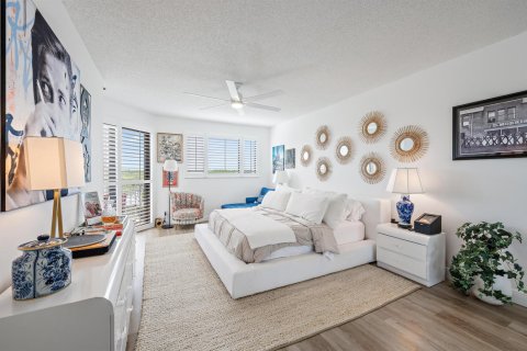 Condo in Tequesta, Florida, 2 bedrooms № 2249258 - photo 12