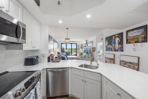 Condo in Tequesta, Florida, 2 bedrooms № 2249258 - photo 10