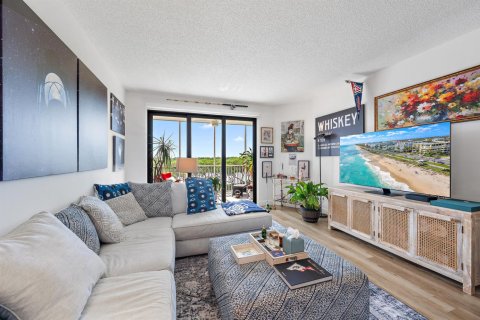 Condo in Tequesta, Florida, 2 bedrooms № 2249258 - photo 5