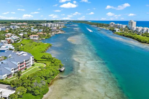 Condo in Tequesta, Florida, 2 bedrooms № 2249258 - photo 3