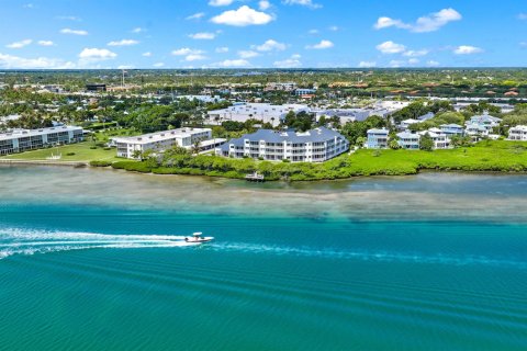 Condo in Tequesta, Florida, 2 bedrooms № 2249258 - photo 26